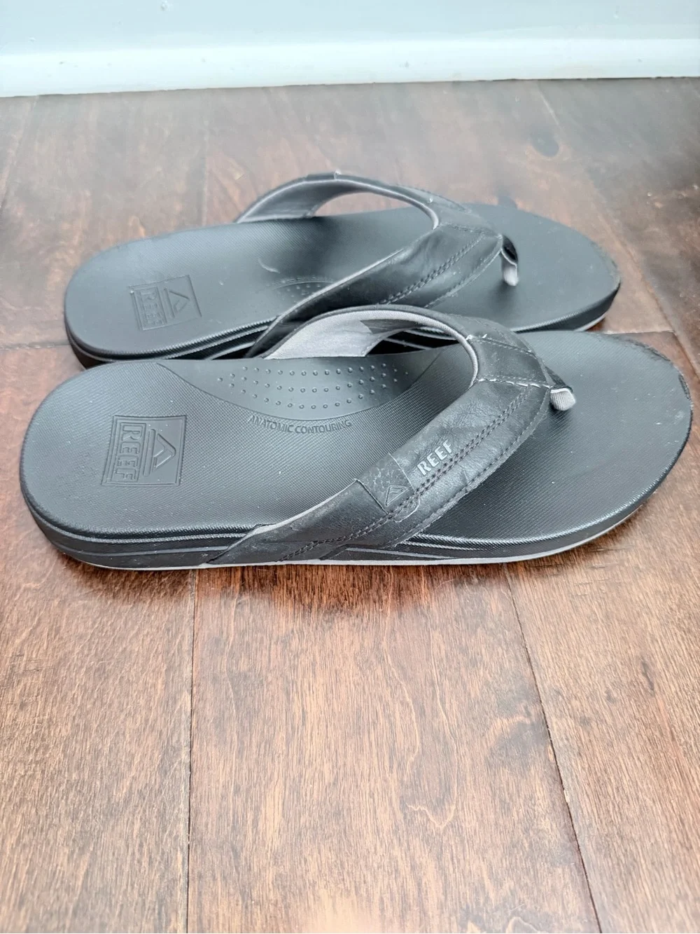 REEF Sandal Men's sz 9.5 black Footbed Flip Flop